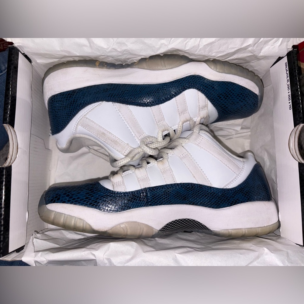 Jordan 11s